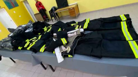 Bomberos Voluntarios de Villa Regina incorporaron trajes estructurales de última generación