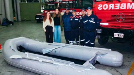 Bomberos Voluntarios de Carlos Casares recibieron una embarcación para emergencias hídricas