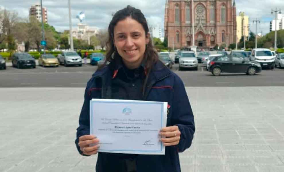 Reconocieron a la bombera de El Peligro que viajó a Venezuela para participar en tareas de rescate