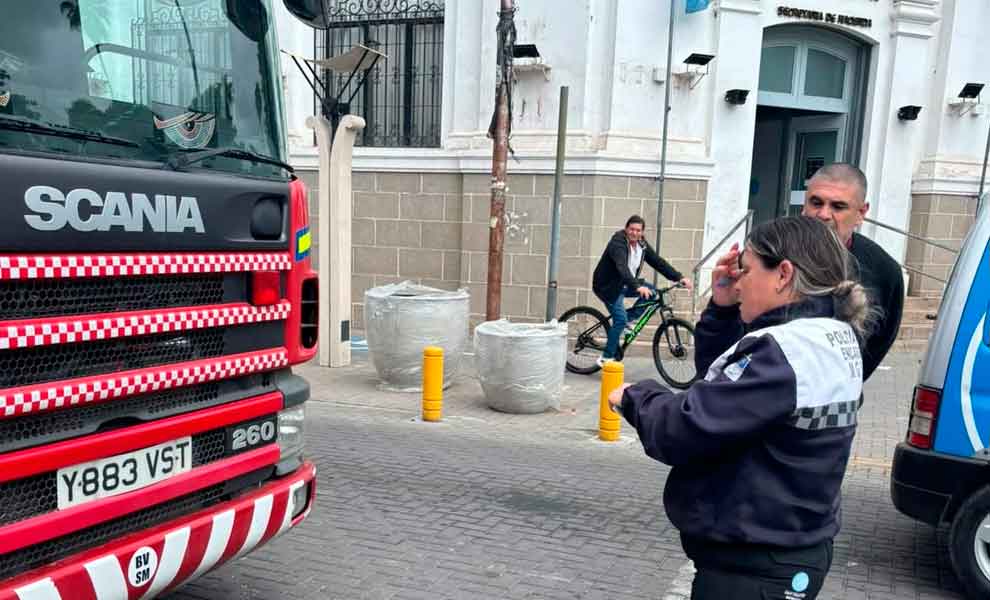Directivos de Bomberos de San Martín fueron demorados durante una protesta